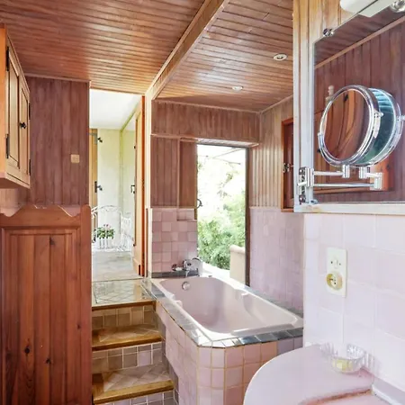 Appartement Flat Within A W Swimming-pool In Antibesjuan-les-pins - Welkeys Antibes