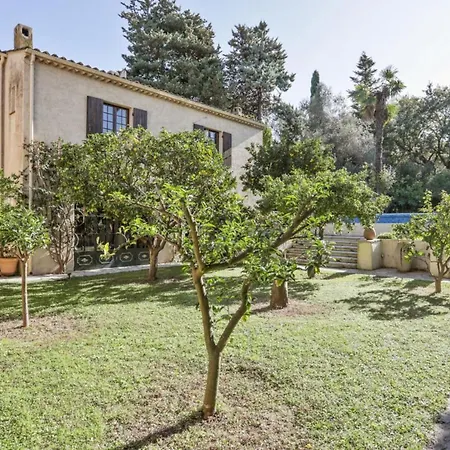 Lejlighed Flat Within A W Swimming-pool In Antibesjuan-les-pins - Welkeys